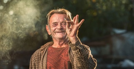 lighting-homeless-people-portraits-underexposed-aaron-draper-18-718x479